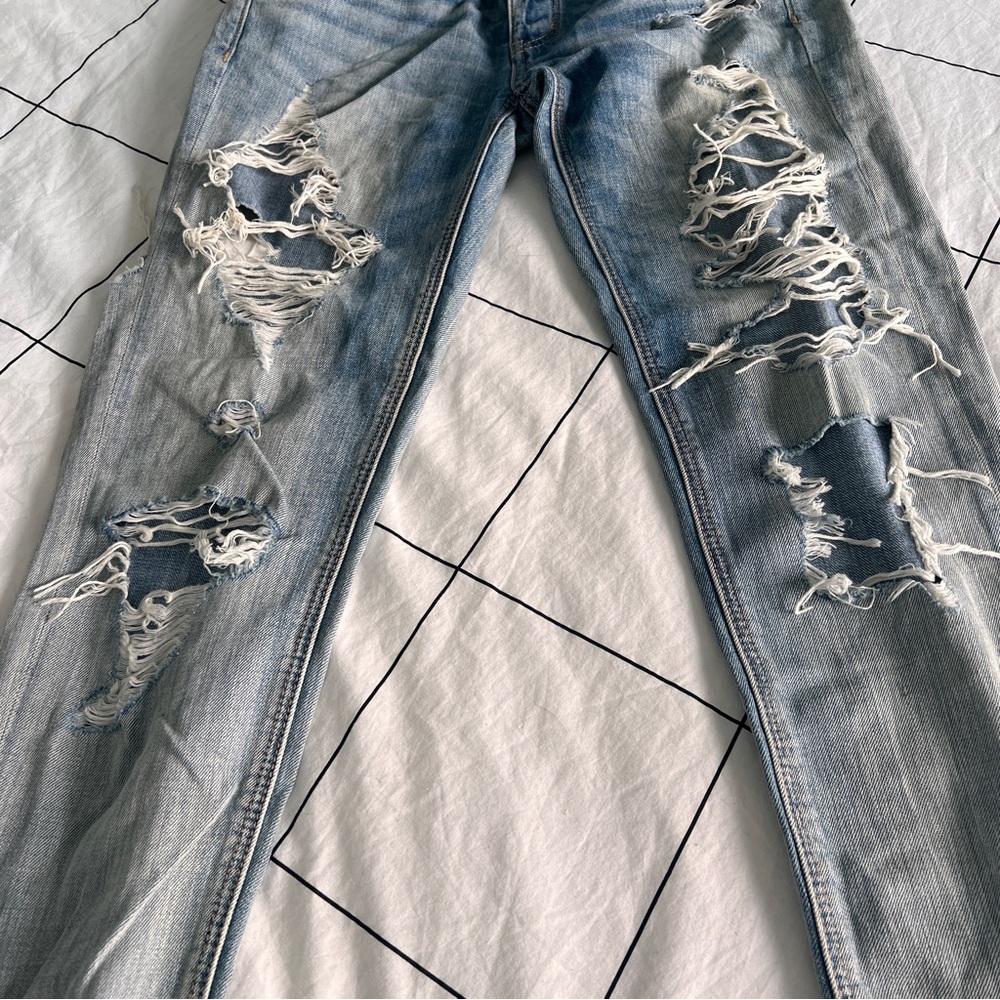 AEO - Ripped Jeans - Picture 2 of 6